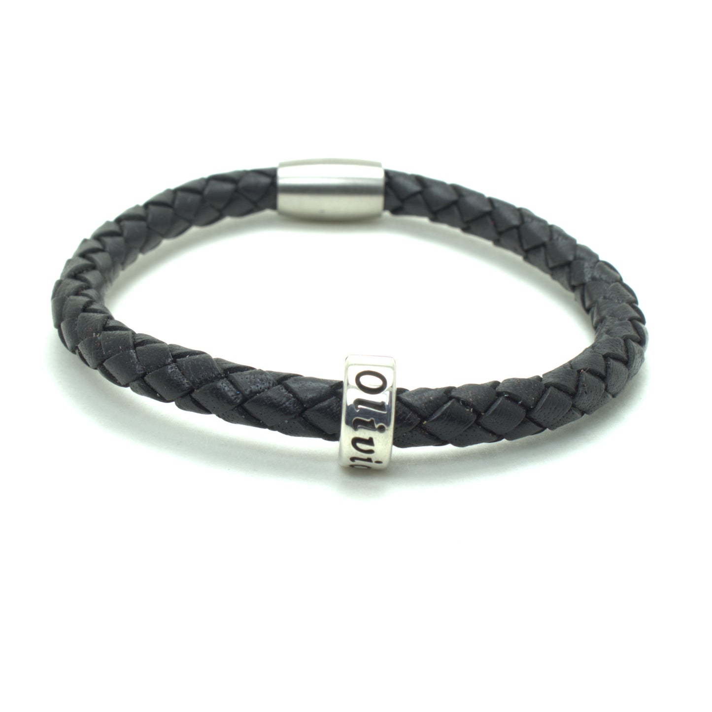 Black leather bracelet with 1 personalized bead, on a white background